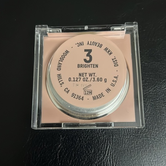 KKW Beauty- #3 Bake & Brighten Setting Powders - Picture 5 of 7